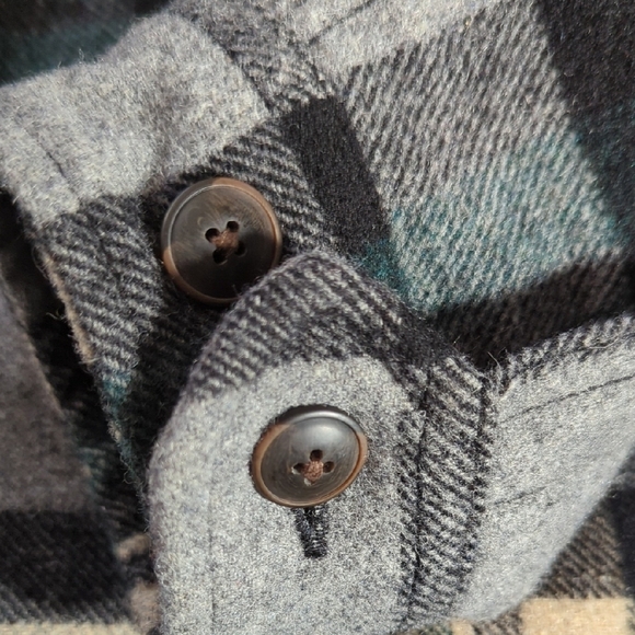 Fat Face Lightweight Gray and Green Shirt Jacket - Picture 14 of 16